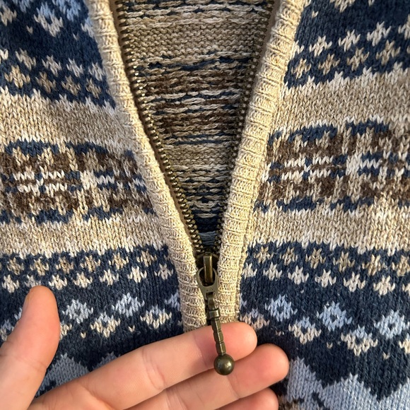 Northern Reflections Zip up. No size tag fits small-medium. - Picture 4 of 5